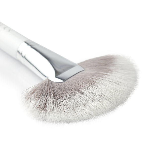 Blanc Fan Brush - 001B