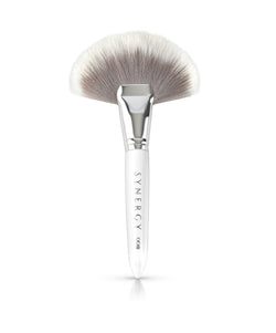 Synergy Blanc Fan Brush - 001B